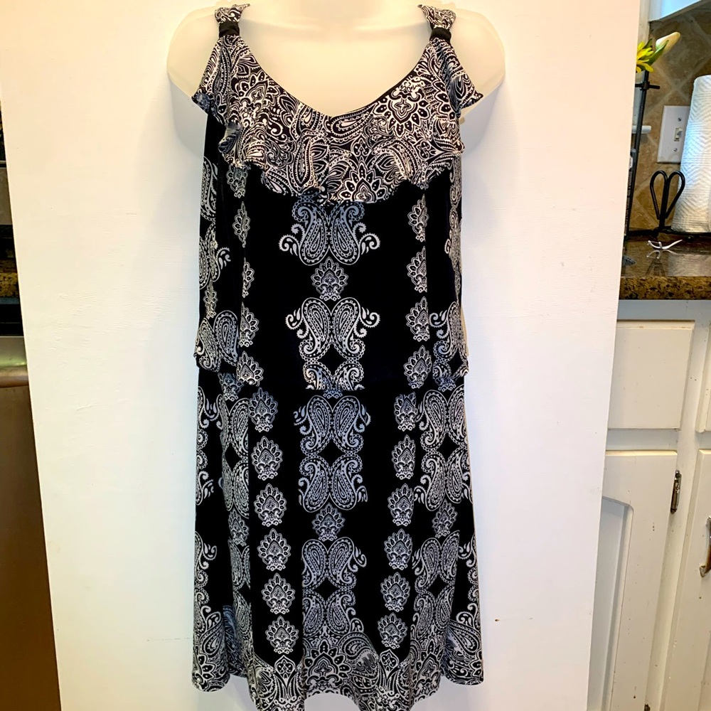 White House Black Market Black and White Sleeveless Sundress